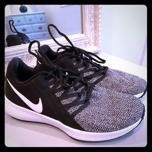 NIKE Training shoes/ boys